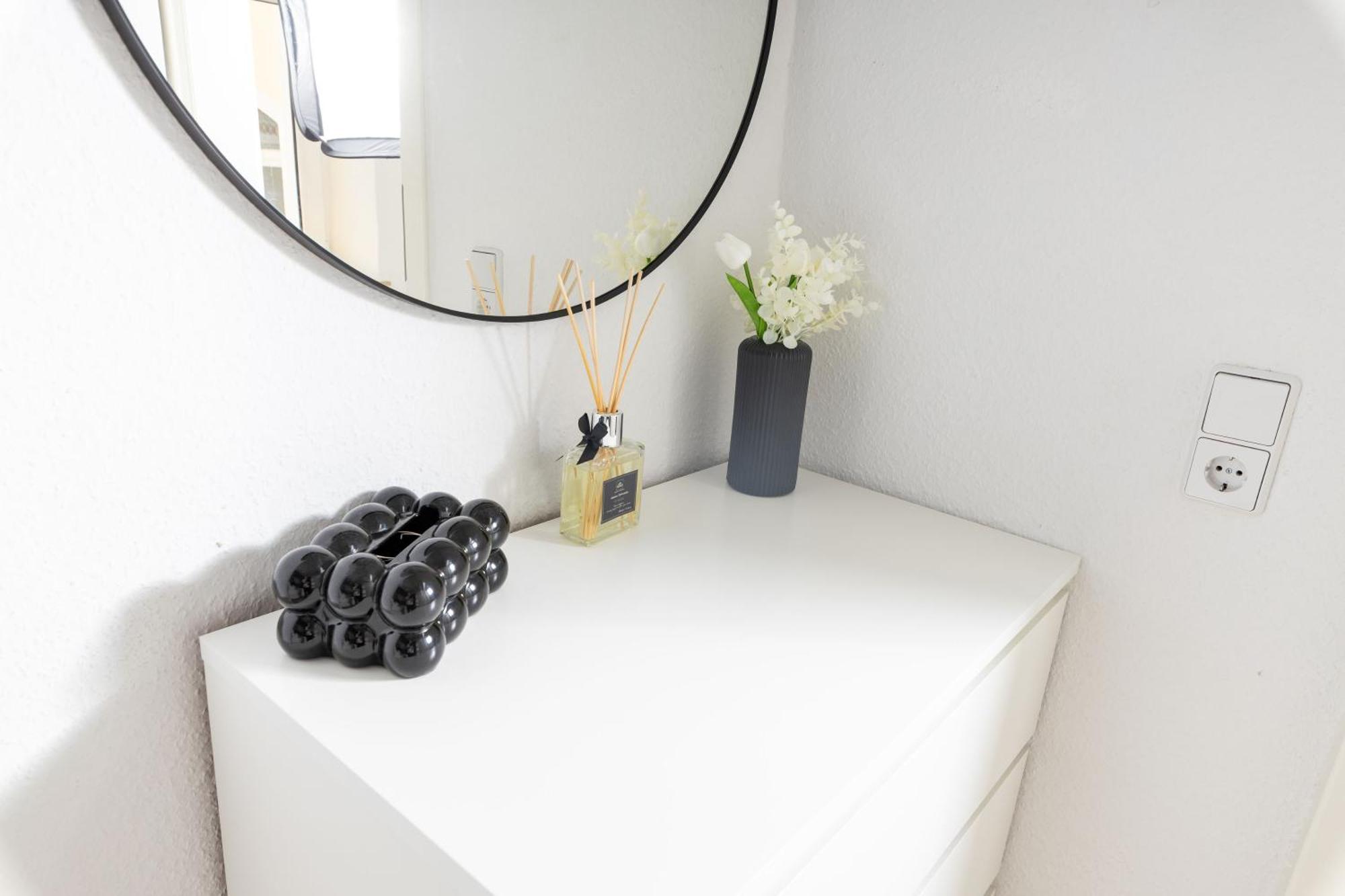 Modernes 5-zimmer Aparment - 8 Gaeste, Zentrumsnah Appartamento Lipsia